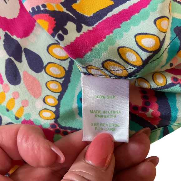 Lilly Pulitzer 100% Silk Multicolor Geometric Print Short Sleeve Blouse Size S - Picture 8 of 10